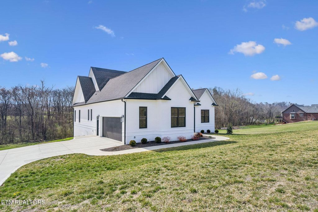 Photo of 618 Winding Creek Way, Walland, TN 37886 (MLS # 1300884)
