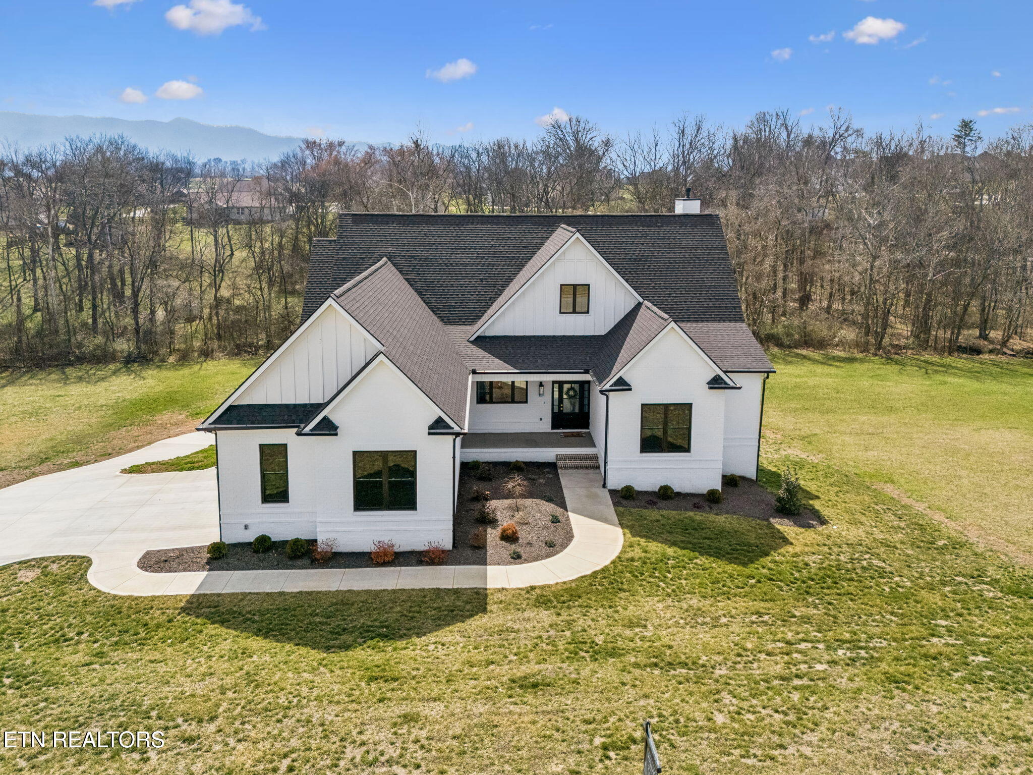 618 Winding Creek Way