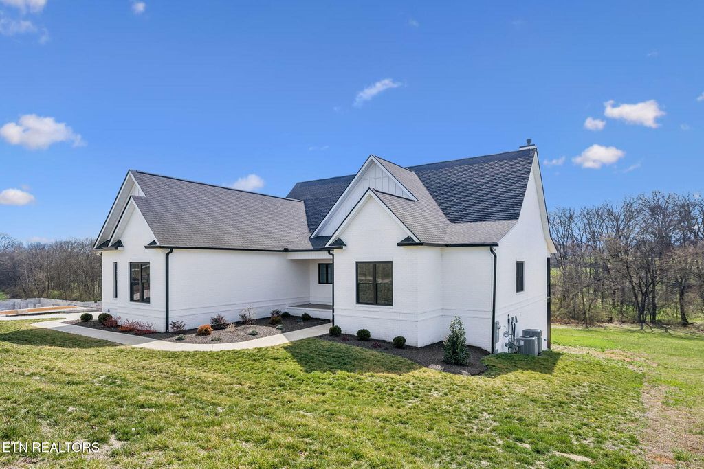 Photo of 618 Winding Creek Way, Walland, TN 37886 (MLS # 1300884)