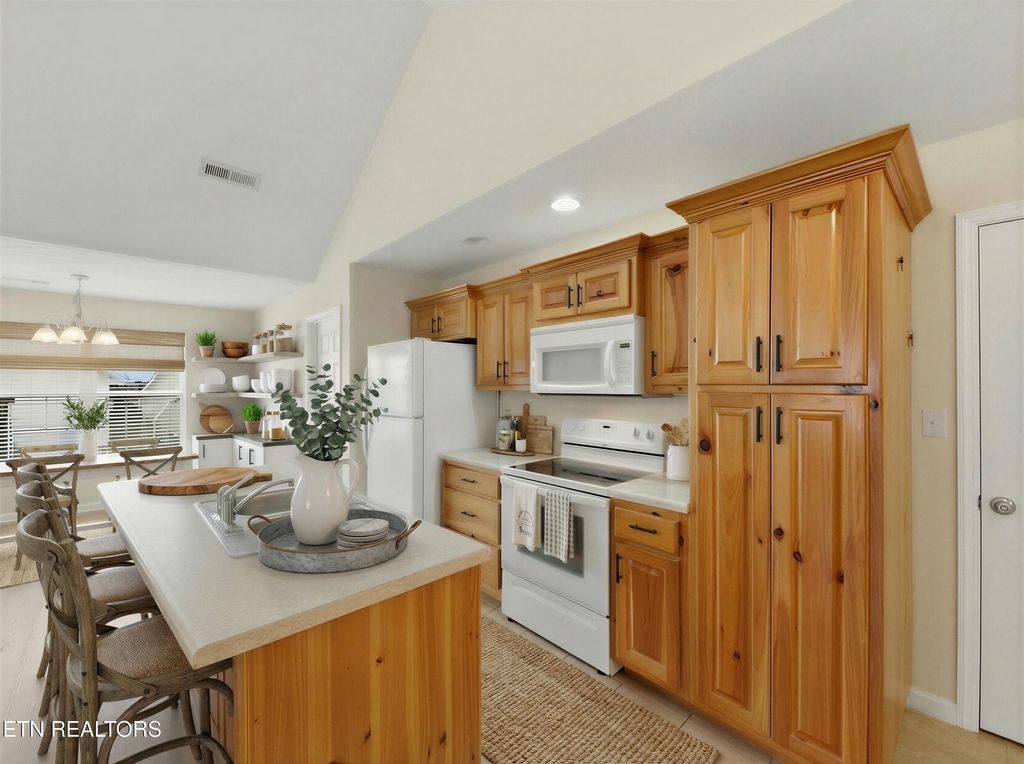 Photo of 1842 Country Meadows Drive, Sevierville, TN 37862 (MLS # 1328677)