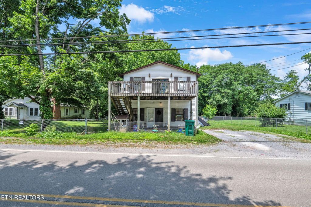 Photo of 314 Russell Rd, Rockford, TN 37853 (MLS # 1304336)