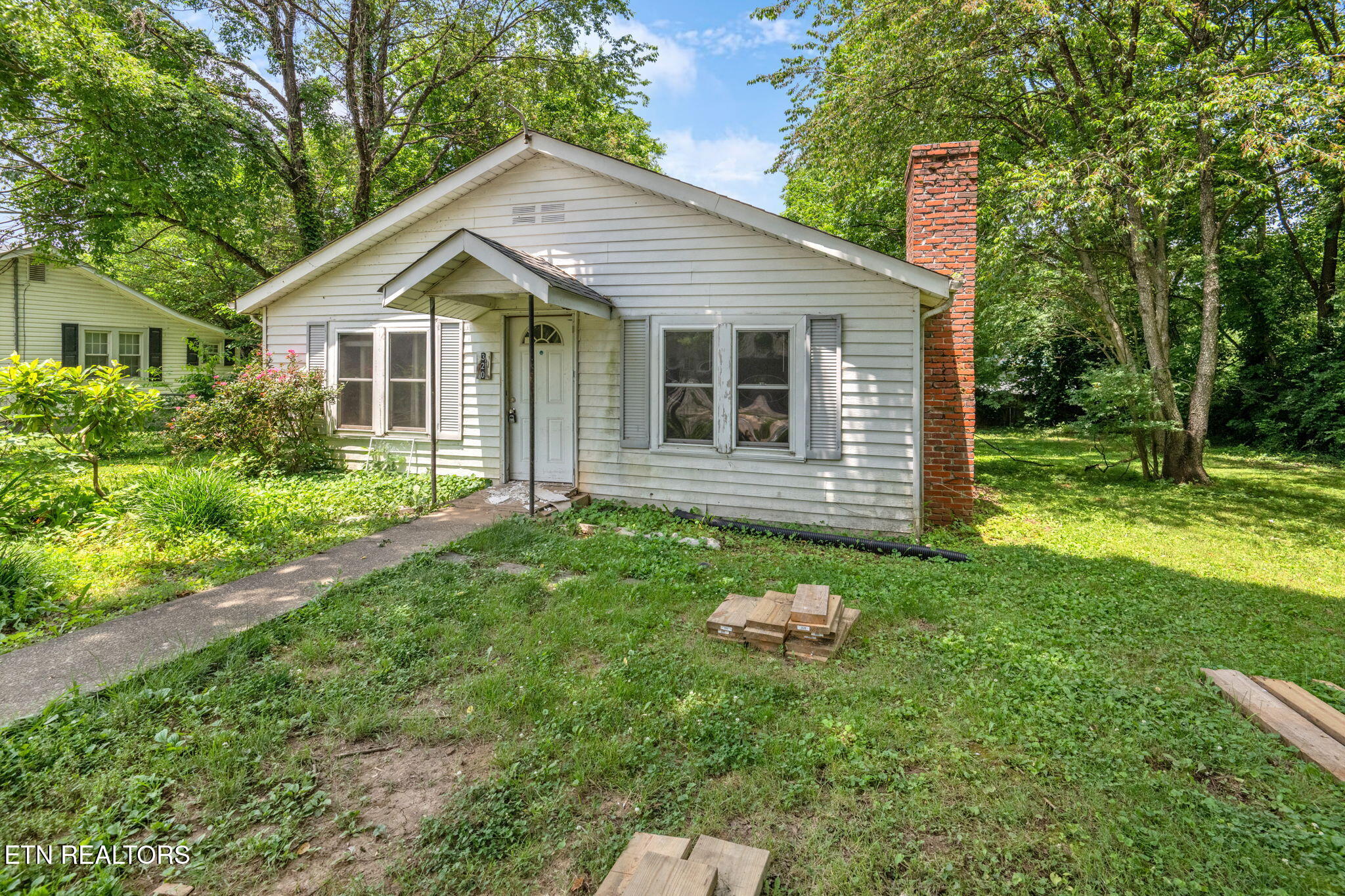 314 Russell Rd