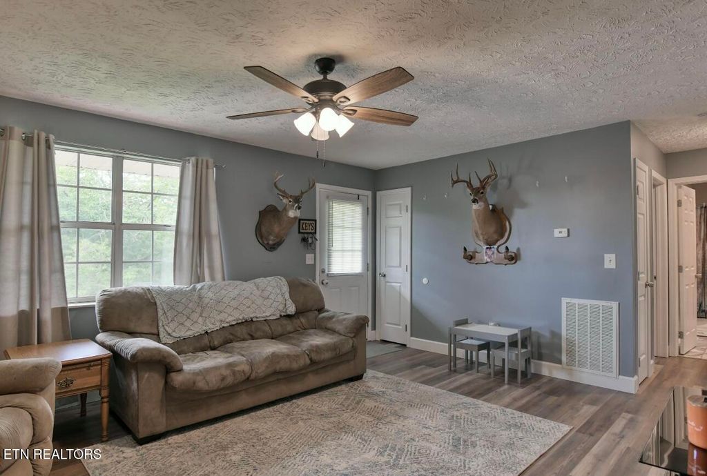 Photo of 166 Old Gobey Rd, Wartburg, TN 37887 (MLS # 1287101)