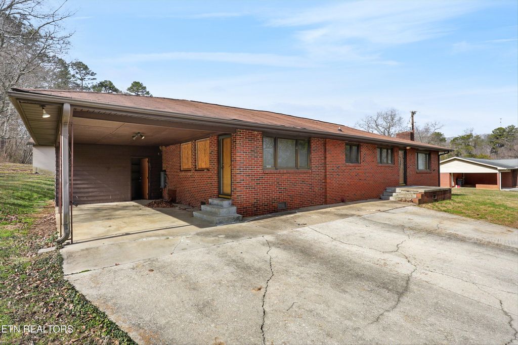 Photo of 6329 Lacy Rd, Knoxville, TN 37912 (MLS # 1330511)