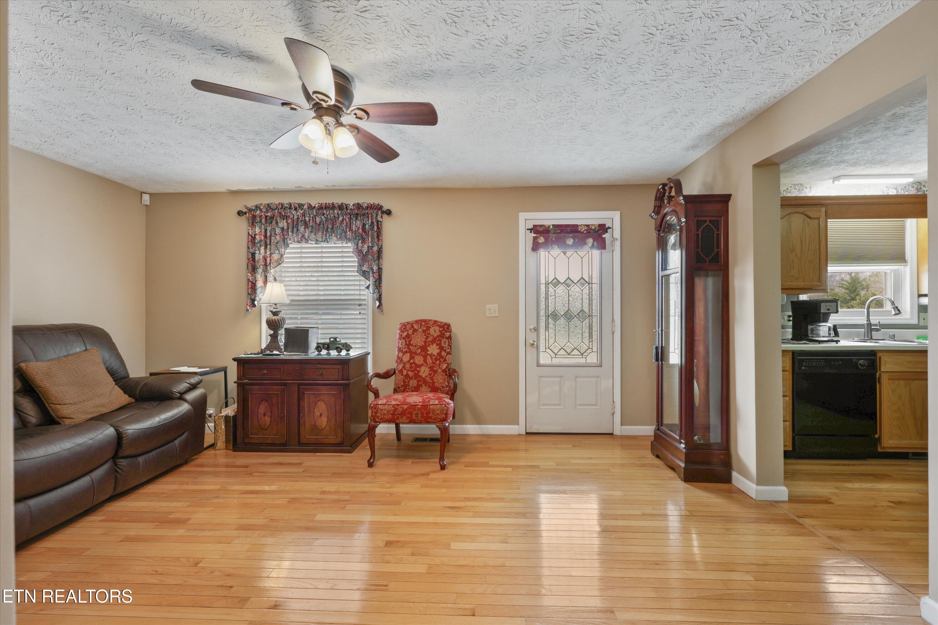 812 New Clear Branch Rd