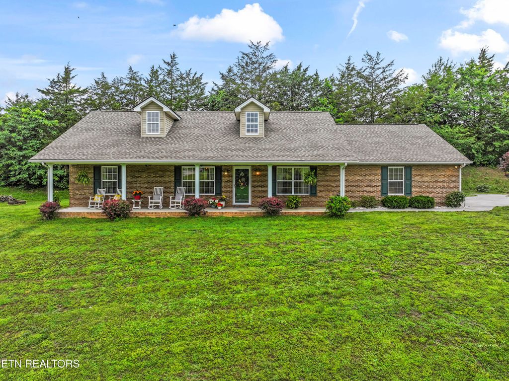 Photo of 639 Gateway Lane, Seymour, TN 37865 (MLS # 1302917)
