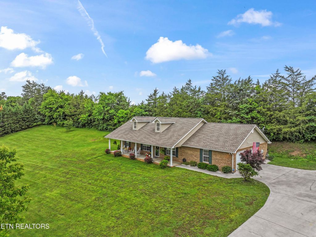 Photo of 639 Gateway Lane, Seymour, TN 37865 (MLS # 1302917)