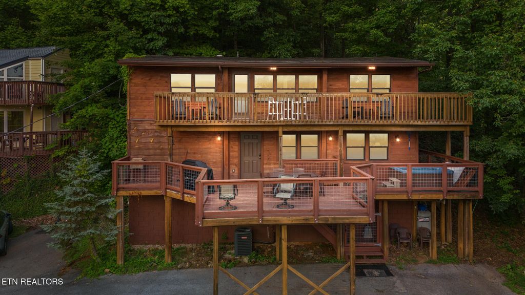 Photo of 1516 Zurich Rd, Gatlinburg, TN 37738 (MLS # 1304542)