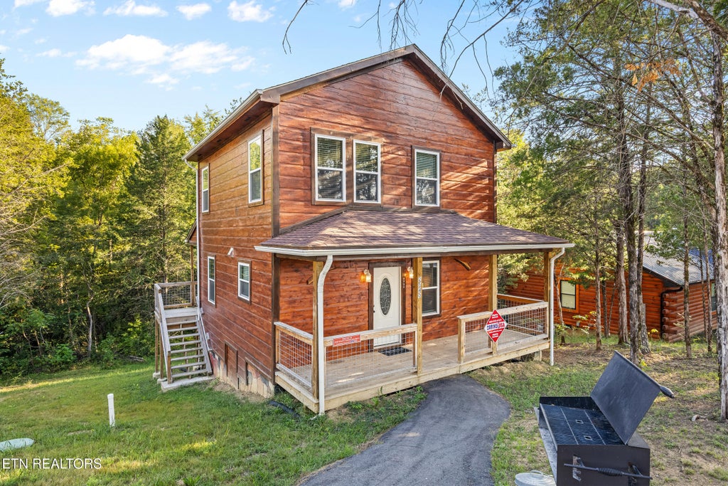 Photo of 2540 White Timberlake Drive, Sevierville, TN 37876 (MLS # 1356758)