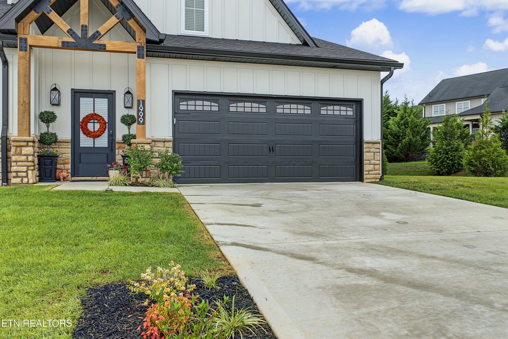 Photo of 1999 Lovingwood Springs Tr, Maryville, TN 37803 (MLS # 1356871)