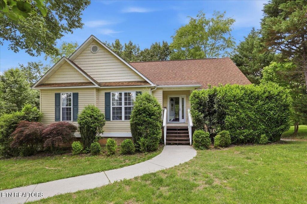 Photo of 1138 Vista Drive, Sevierville, TN 37862 (MLS # 1340213)