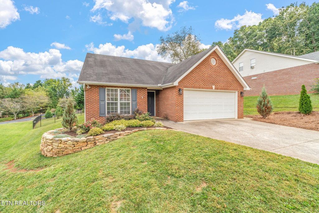 Photo of 10220 Poppy Lane, Knoxville, TN 37922 (MLS # 1316491)