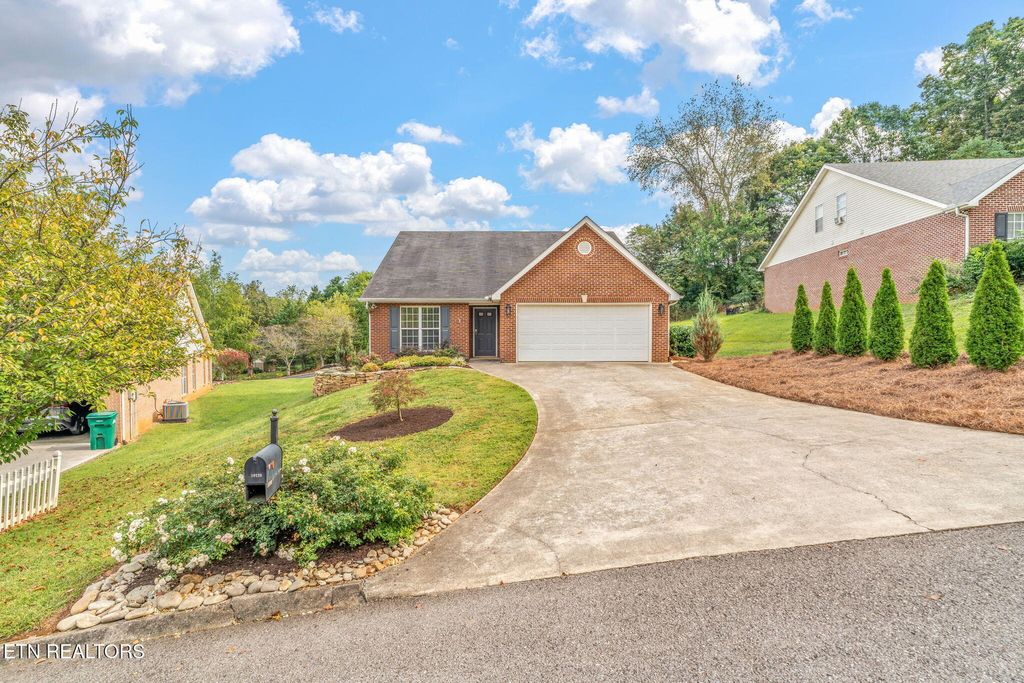 Photo of 10220 Poppy Lane, Knoxville, TN 37922 (MLS # 1316491)
