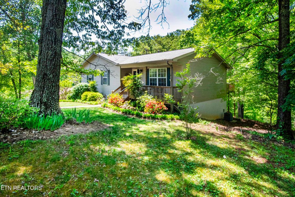 Photo of 117 Pine Hill Rd, Heiskell, TN 37754 (MLS # 1299605)
