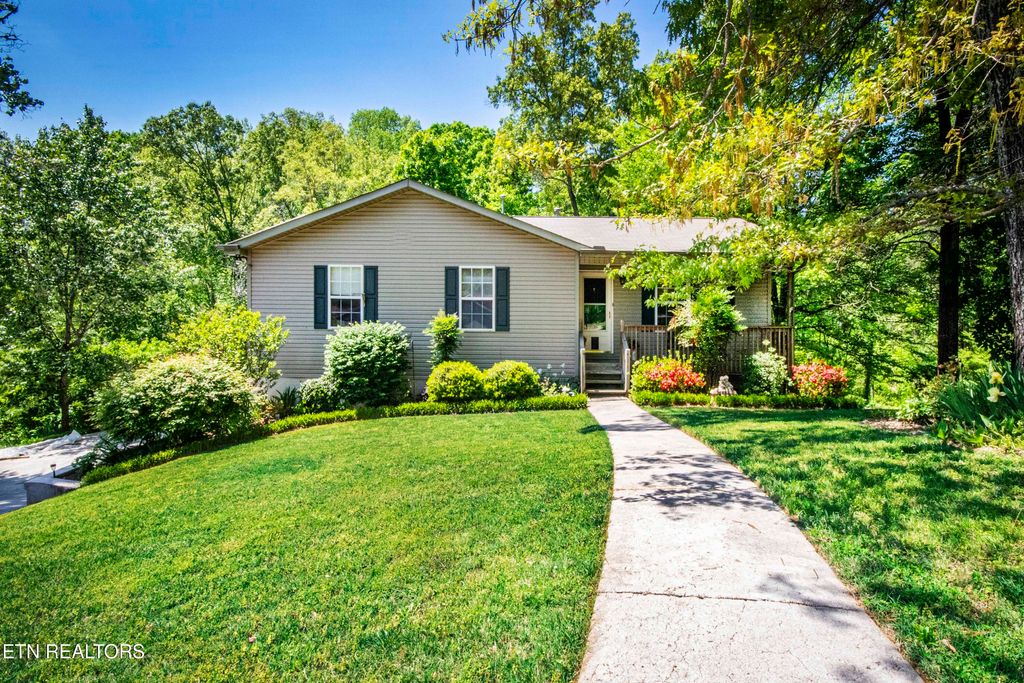 Photo of 117 Pine Hill Rd, Heiskell, TN 37754 (MLS # 1299605)