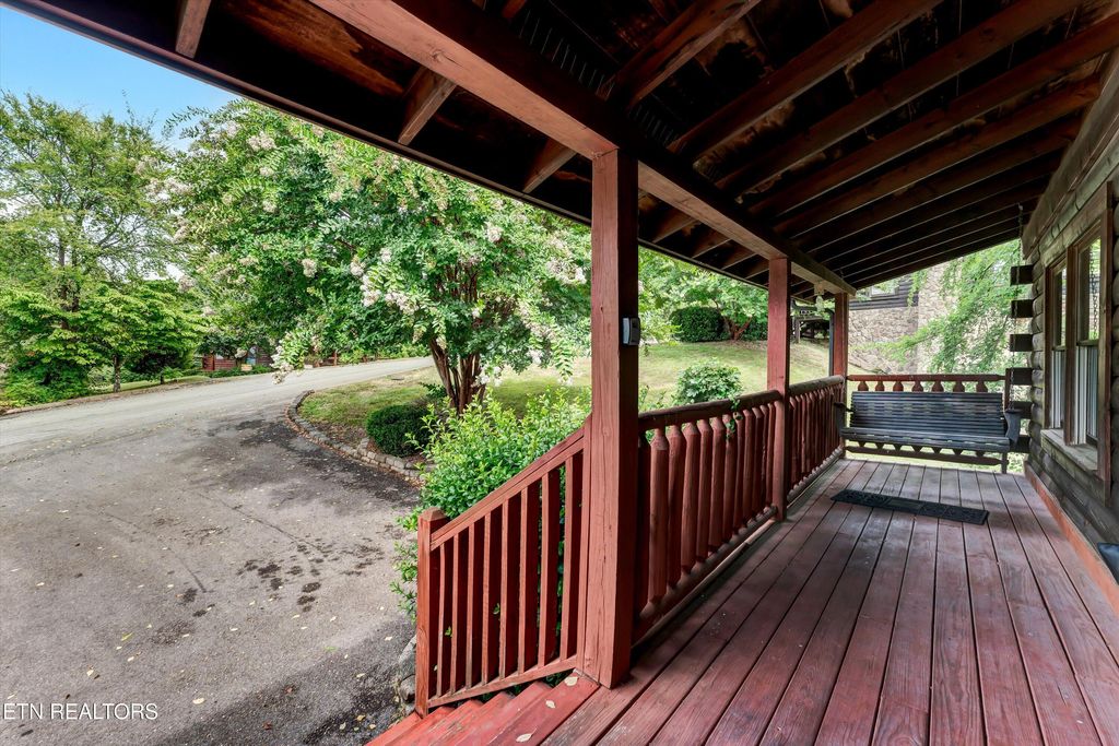 Photo of 1528 Rainbow Ridge Way, Sevierville, TN 37862 (MLS # 1304474)