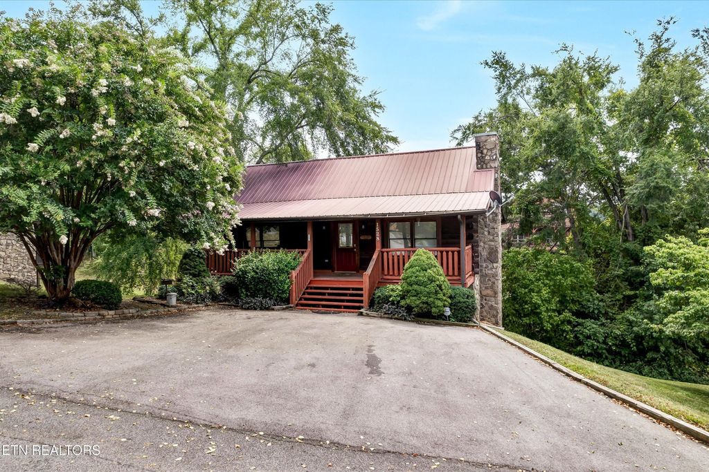 Photo of 1528 Rainbow Ridge Way, Sevierville, TN 37862 (MLS # 1304474)