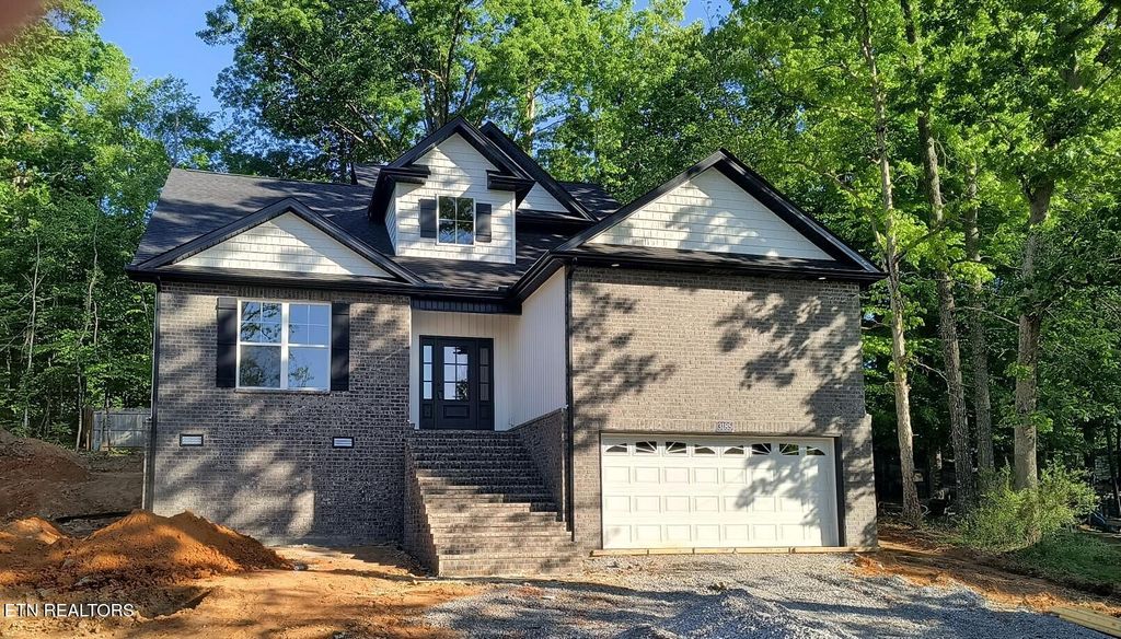 Photo of 3185 Fairoaks Drive, Maryville, TN 37803 (MLS # 1337568)