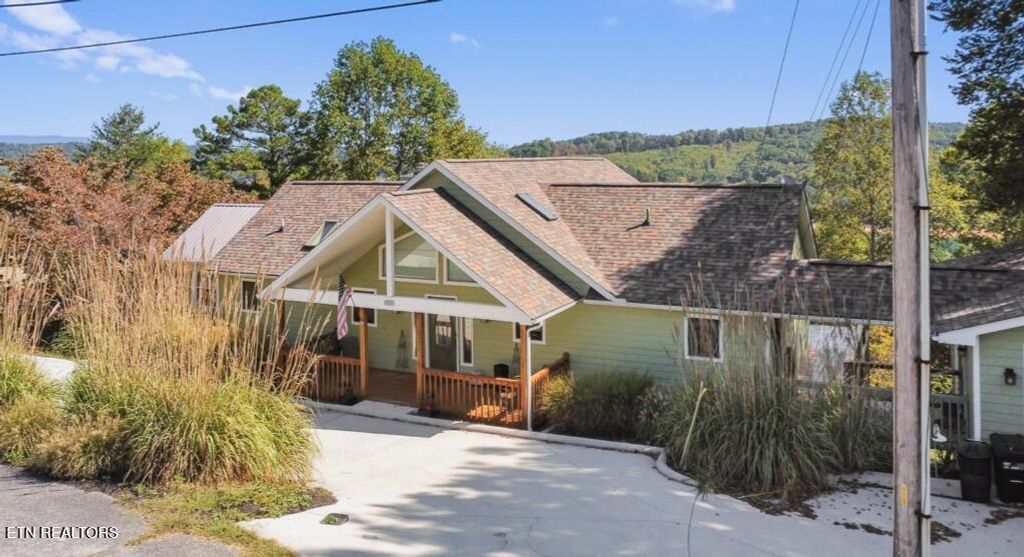 Photo of 156 Little Deer Path Ln, LaFollette, TN 37766 (MLS # 1295942)