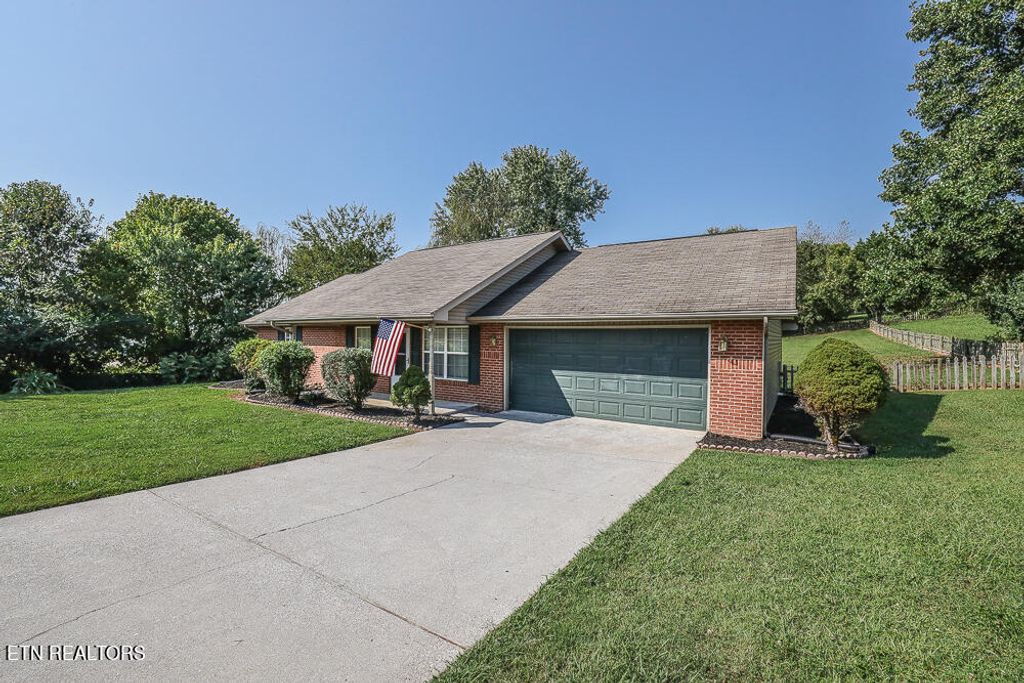 Photo of 757 Meadow Ridge Rd, Walland, TN 37886 (MLS # 1275089)