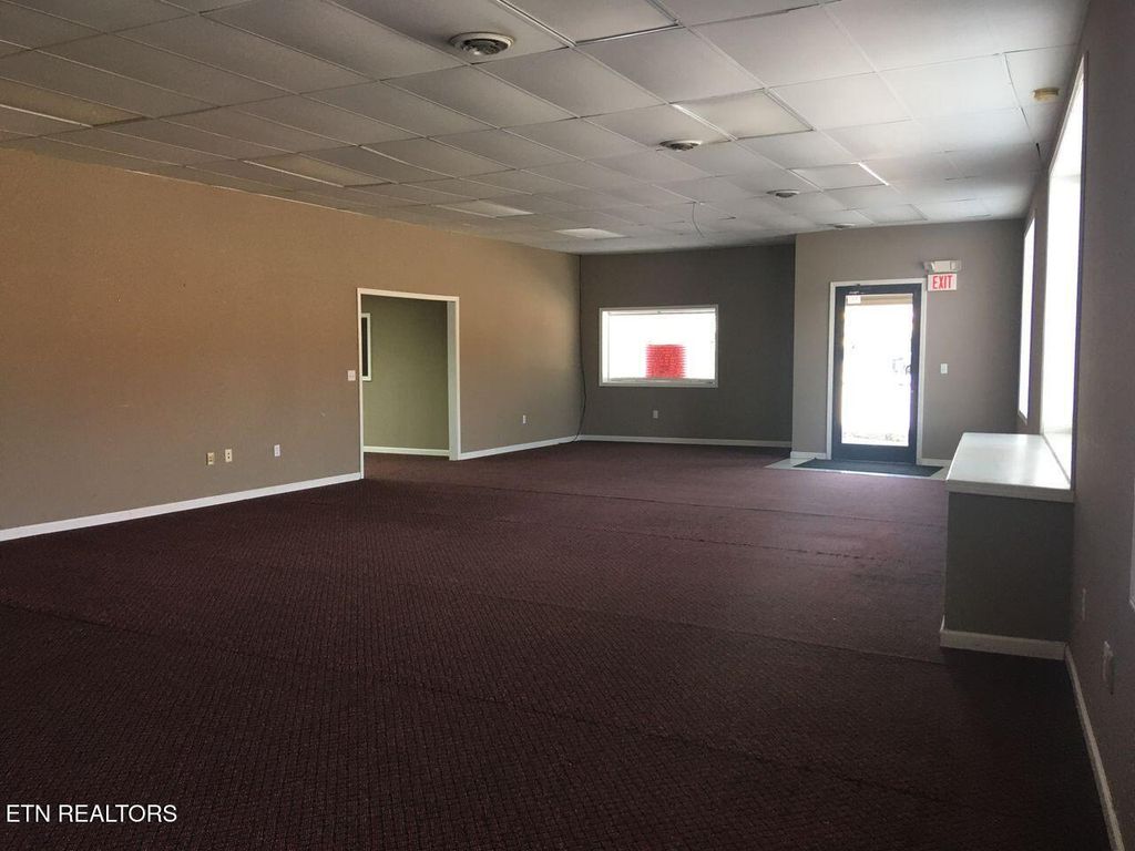 Photo of 118 N Roane St, Harriman, TN 37748 (MLS # 1324496)