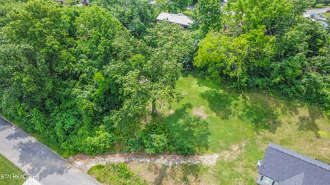 Tiny photo for 524 Westbury Drive, Clinton, TN 37716 (MLS # 1342919)