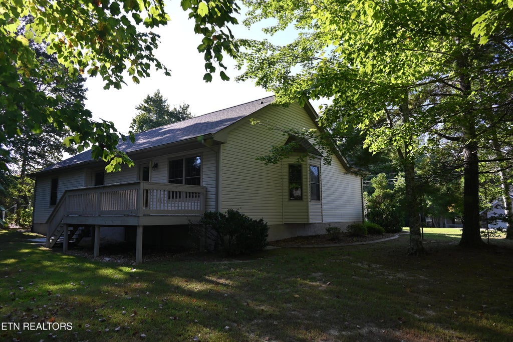 Photo of 124 Windsor Rd, Crossville, TN 38558 (MLS # 1354379)