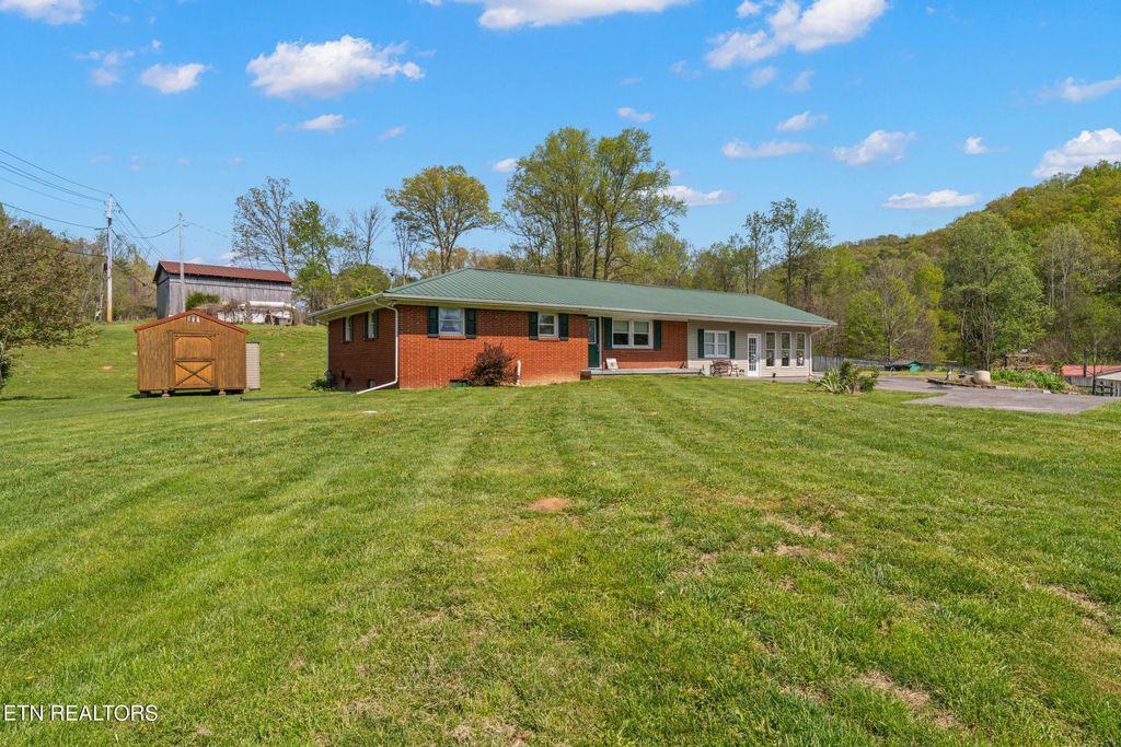 Photo of 3109 Old Highway 411, Dandridge, TN 37725 (MLS # 1296951)