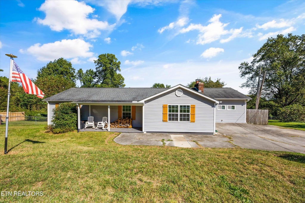 Photo of 4300 Browder Hollow Rd, Lenoir City, TN 37771 (MLS # 1358152)