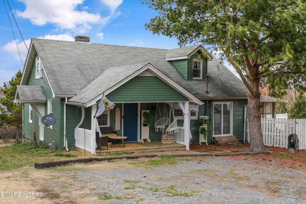 Photo of 200 N 5th St, Maryville, TN 37804 (MLS # 1329581)