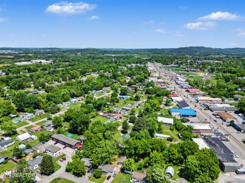 Tiny photo for 2376 Pennsylvania Ave, Maryville, TN 37804 (MLS # 1341148)