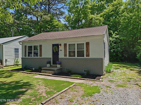 Tiny photo for 2376 Pennsylvania Ave, Maryville, TN 37804 (MLS # 1341148)