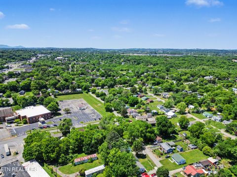 Tiny photo for 2376 Pennsylvania Ave, Maryville, TN 37804 (MLS # 1341148)
