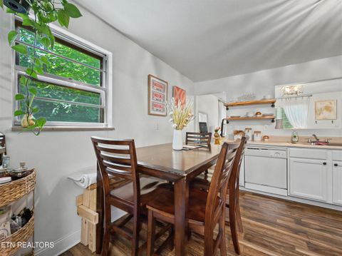 Tiny photo for 2376 Pennsylvania Ave, Maryville, TN 37804 (MLS # 1341148)