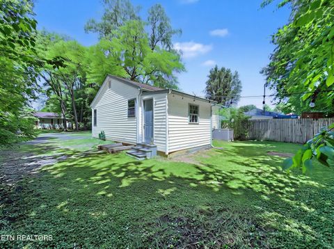 Tiny photo for 2376 Pennsylvania Ave, Maryville, TN 37804 (MLS # 1341148)