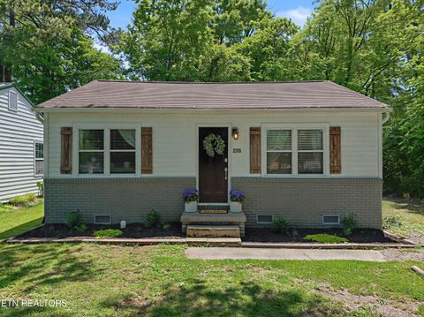 Tiny photo for 2376 Pennsylvania Ave, Maryville, TN 37804 (MLS # 1341148)