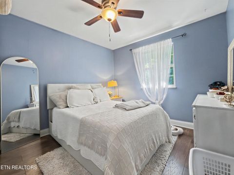 Tiny photo for 2376 Pennsylvania Ave, Maryville, TN 37804 (MLS # 1341148)