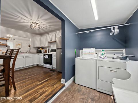Tiny photo for 2376 Pennsylvania Ave, Maryville, TN 37804 (MLS # 1341148)