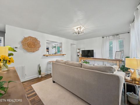 Tiny photo for 2376 Pennsylvania Ave, Maryville, TN 37804 (MLS # 1341148)