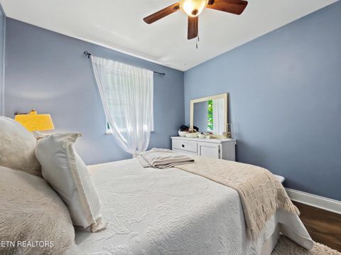 Tiny photo for 2376 Pennsylvania Ave, Maryville, TN 37804 (MLS # 1341148)