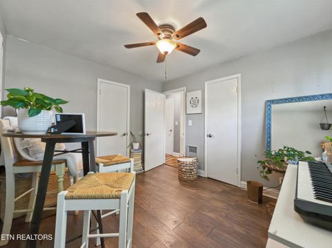 Tiny photo for 2376 Pennsylvania Ave, Maryville, TN 37804 (MLS # 1341148)