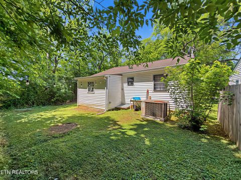 Tiny photo for 2376 Pennsylvania Ave, Maryville, TN 37804 (MLS # 1341148)