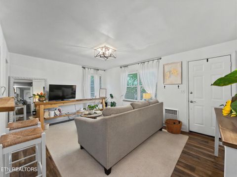 Tiny photo for 2376 Pennsylvania Ave, Maryville, TN 37804 (MLS # 1341148)