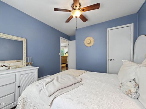 Tiny photo for 2376 Pennsylvania Ave, Maryville, TN 37804 (MLS # 1341148)