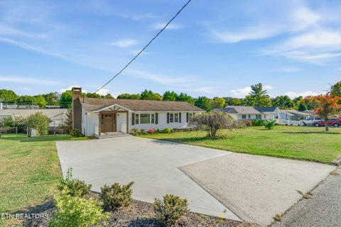 Tiny photo for 418 Highland Drive, Clinton, TN 37716 (MLS # 1359985)
