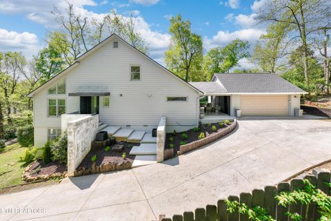 Photo of 1313 Cherokee Blvd, Knoxville, TN 37919 (MLS # 1336405)