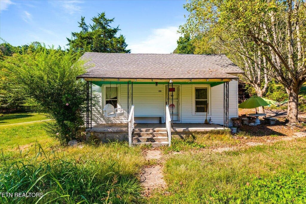 Photo of 216 Pine Hollow Rd, Jacksboro, TN 37757 (MLS # 1358441)