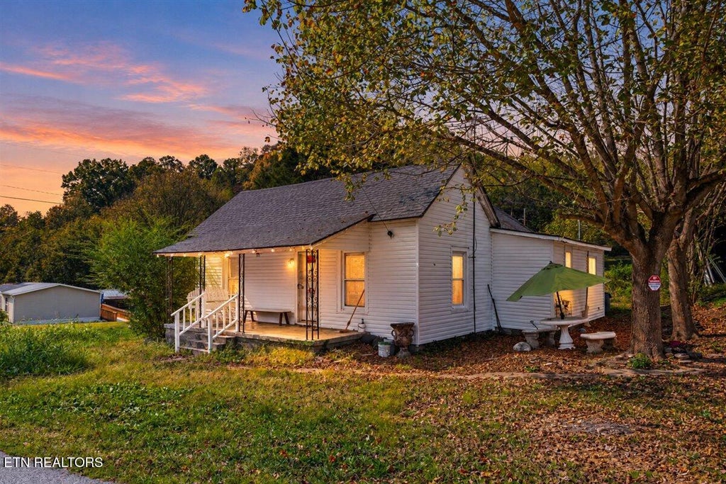 Photo of 216 Pine Hollow Rd, Jacksboro, TN 37757 (MLS # 1358441)
