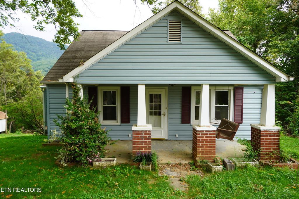 Photo of 208 Mountain Rd, Luttrell, TN 37779 (MLS # 1314603)