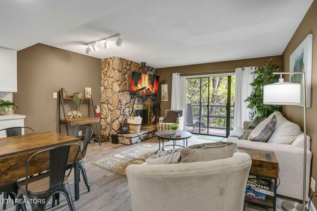 Photo of 1081 Cove Rd #612, Sevierville, TN 37876 (MLS # 1324617)